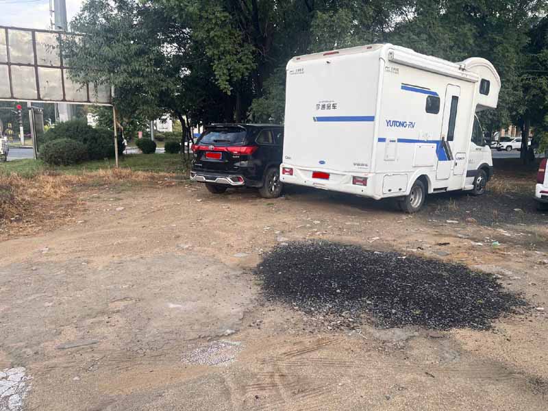 大瓦房羊汤小馆就算不来吃饭也可以免费停车,不用不好意思,直接停不用打招呼